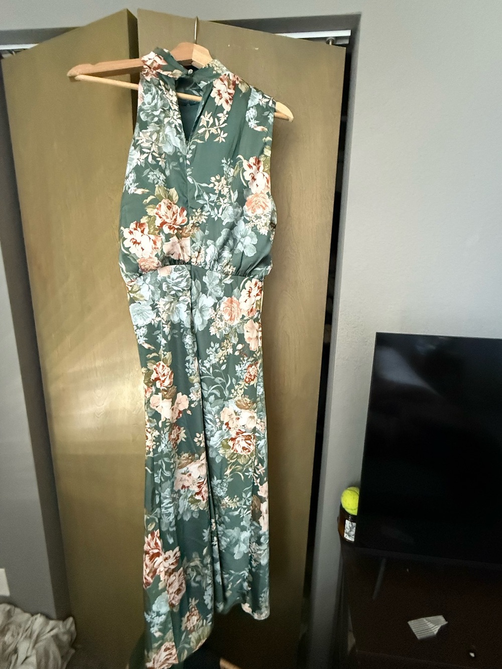 Hello Molly Green Floral Halter Maxi Dress - Picture 4 of 4
